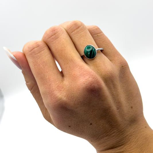 ANELLO CON MALACHITE OVALE IN ARGENTO 925 RODIATO - REGOLABILE