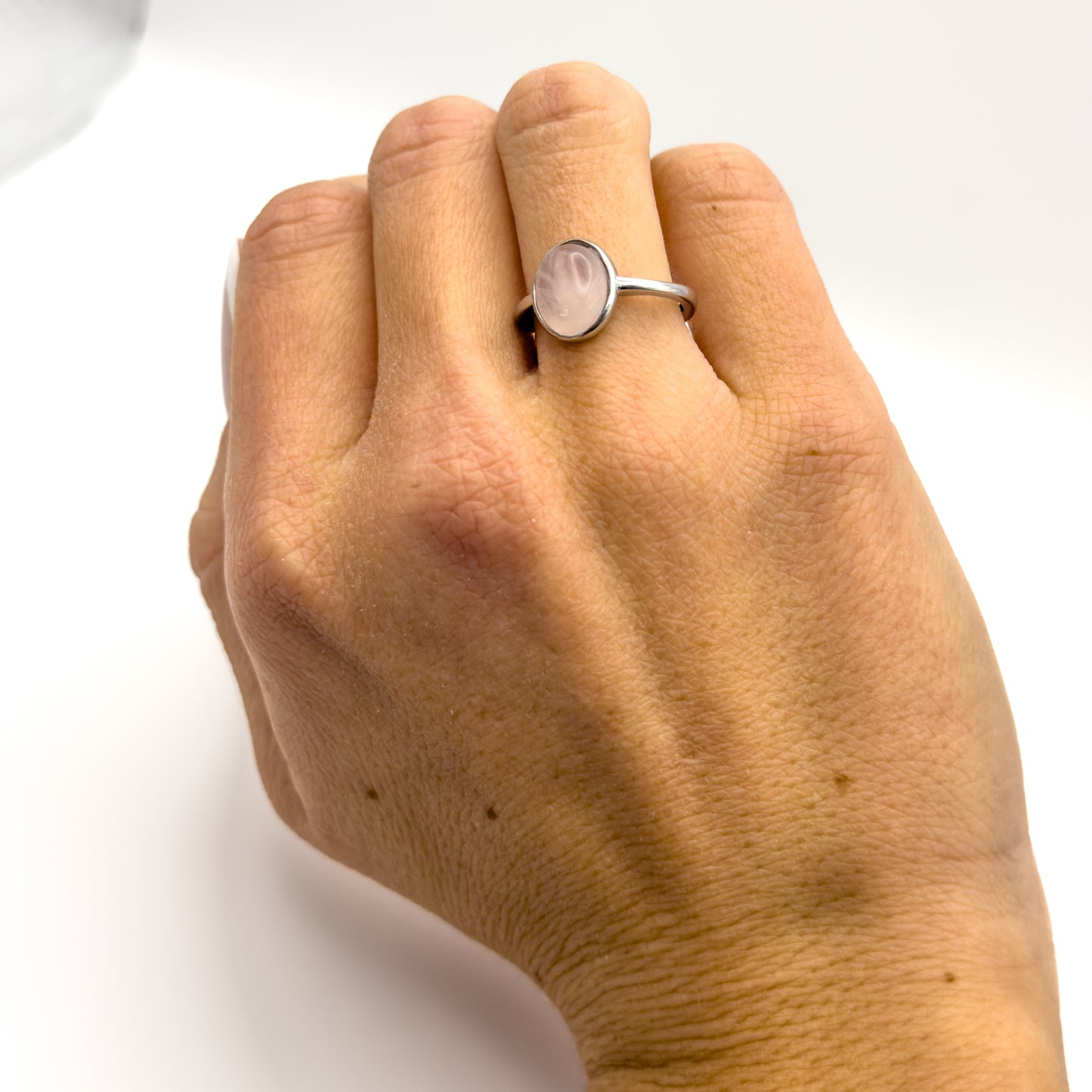 ANELLO CON QUARZO ROSA OVALE IN ARGENTO 925 RODIATO - REGOLABILE