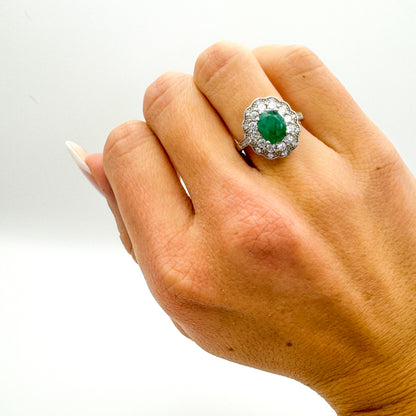 ANELLO CON SMERALDO OVALE E ZIRCONI BIANCHI IN ARGENTO 925 RODIATO