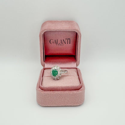 ANELLO CON SMERALDO OVALE E ZIRCONI BIANCHI IN ARGENTO 925 RODIATO
