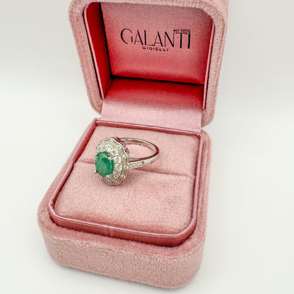 ANELLO CON SMERALDO OVALE E ZIRCONI BIANCHI IN ARGENTO 925 RODIATO