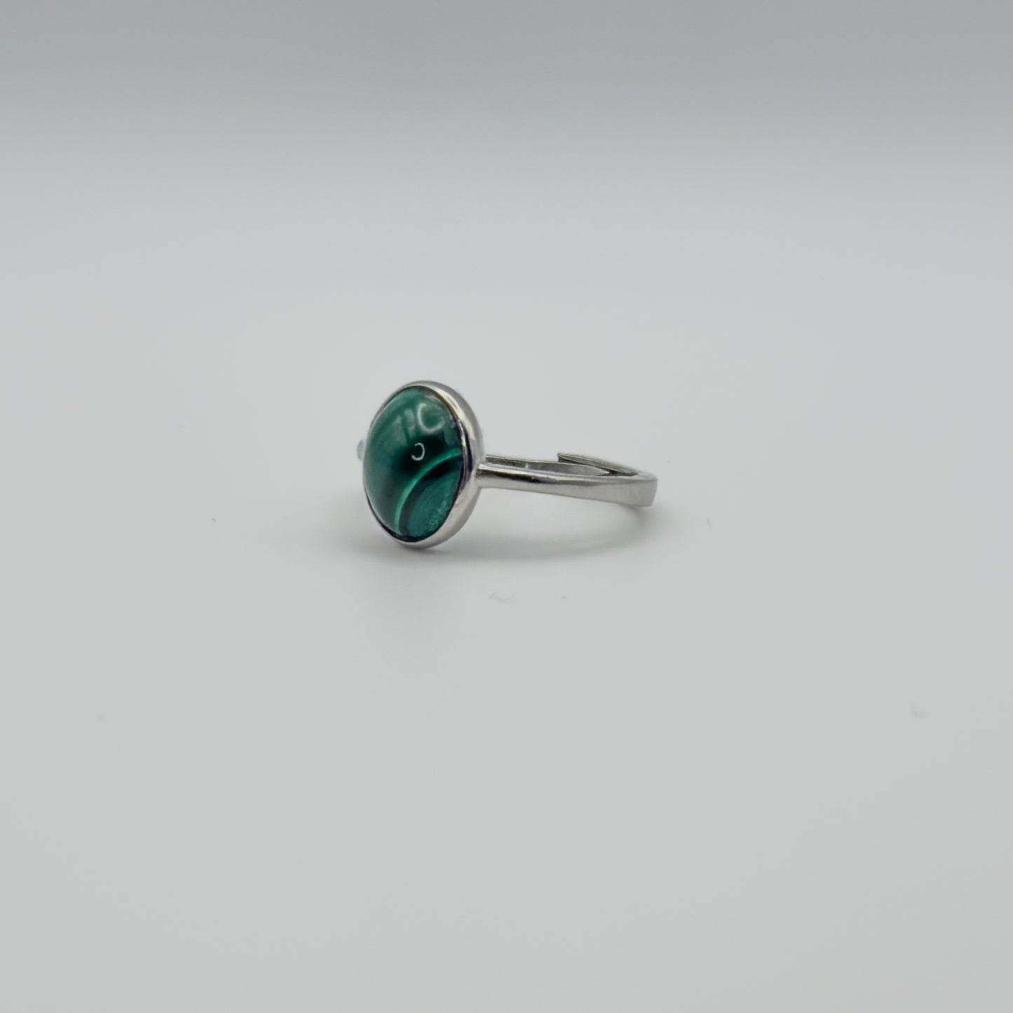 ANELLO CON MALACHITE OVALE IN ARGENTO 925 RODIATO - REGOLABILE