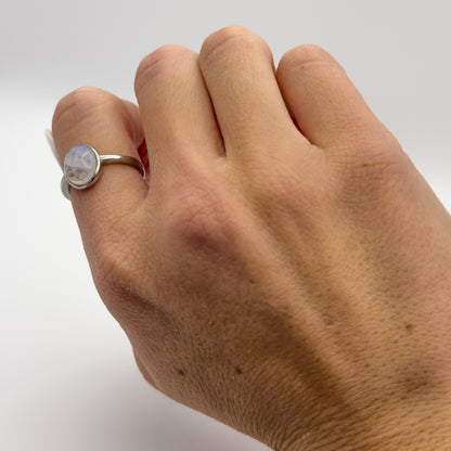 ANELLO CON PIETRA DI LUNA OVALE IN ARGENTO 925 RODIATO - REGOLABILE