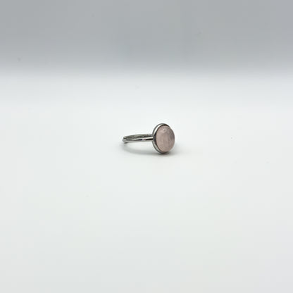 ANELLO CON QUARZO ROSA OVALE IN ARGENTO 925 RODIATO - REGOLABILE